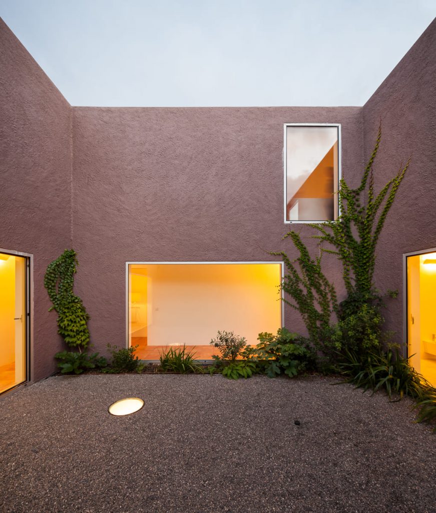 Casa com 3 Pátios