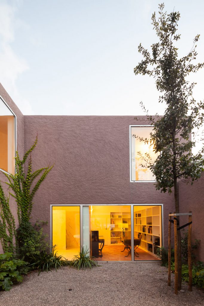 Casa com 3 Pátios